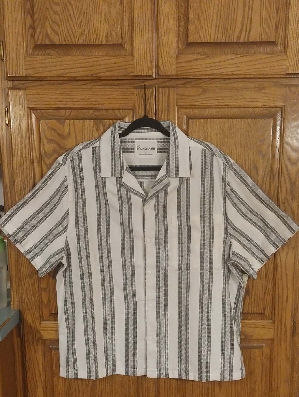 No Boundaries NWT Men's Textured Short Sleeve Shirt X-Large Ivory Gray Stripe